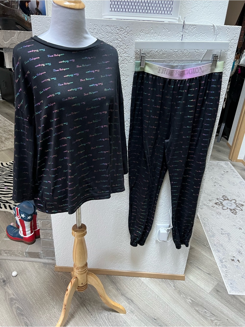 True Religion Pajamas Set Shirt Long Sleeve & Jogger Medium